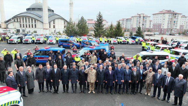 Ağrı'da emniyet ve jandarma teşkilatına teslim edilen 85 araç hizmete girdi