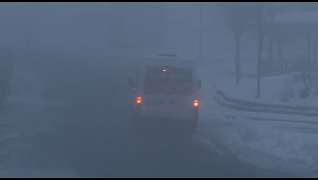 Yüksekova'da göz gözü görmüyor