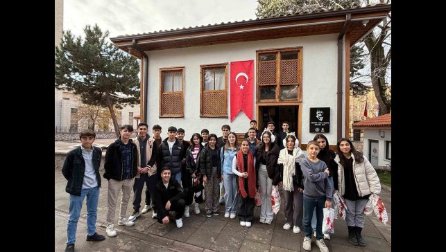 Hakkarili öğrenciler Ankara gezisinden döndü