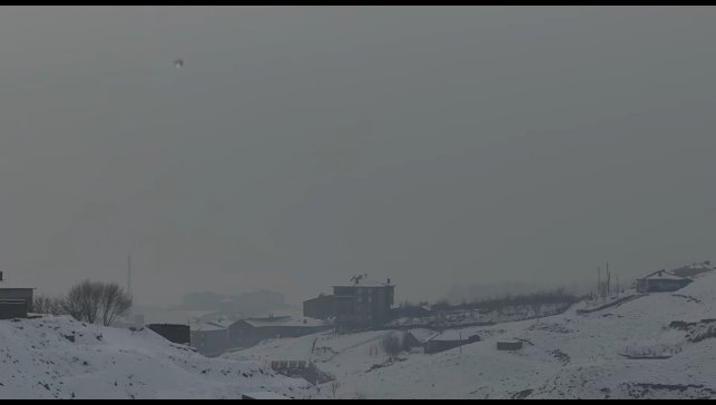 Yüksekova'da yoğun sis uçak seferlerini durdurdu