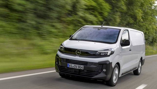 Opel'in Zafira ve Vivaro modelleri satışa sunuldu