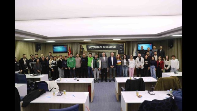 Battalgazi'de gençlik çalışmaları öğrencilerle istişare edildi