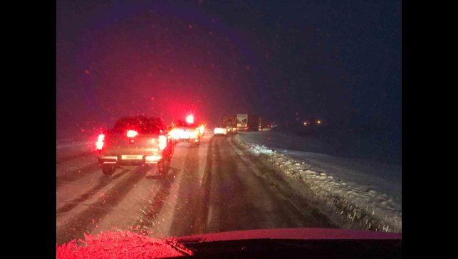 Ardahan'da kar ve yoğun tipi ulaşımda aksamalara neden oldu