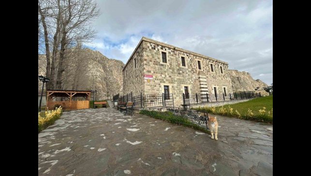 Asırların izini taşıyan Horhor Medresesi Camii, çevre düzenlemesiyle yeniden nefes aldı