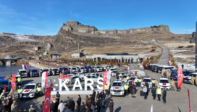 Kars'ta emniyet ve jandarmanın araç filosu güçlendirildi