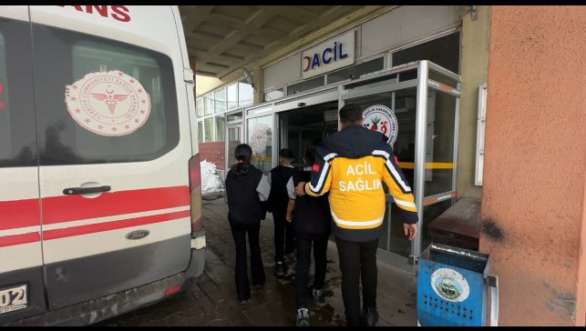 Yüksekova'da Yerli Malı Haftası sonrası gıda zehirlenmesi şüphesi: 40 öğrenci hastanelik oldu