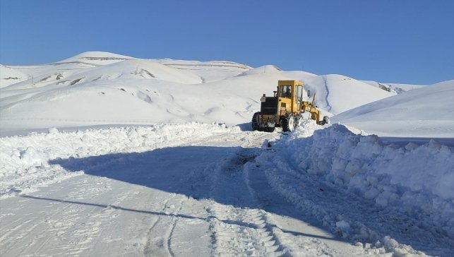 Van'da kapalı yollar ulaşıma açıldı