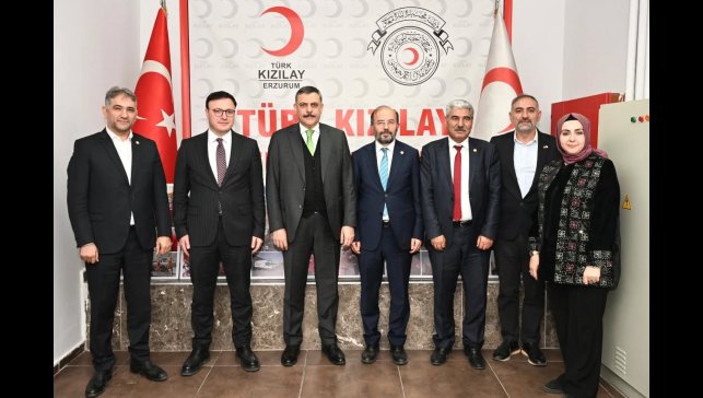 Vali Çiftçi'den Kızılay'a ziyaret