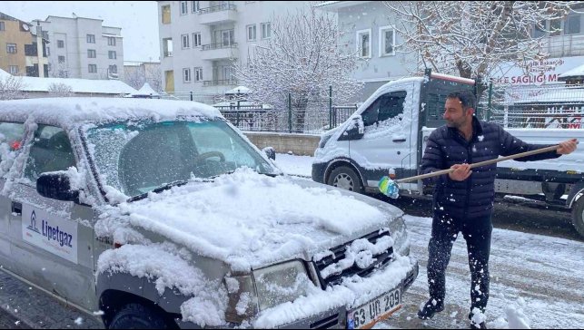 Karlıova beyaza büründü