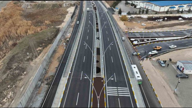 Van trafiğine nefes: Çevre yolunun 28 kilometrelik 2 etabı açılıyor