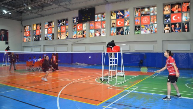 Muş'ta badminton müsabakaları düzenlendi