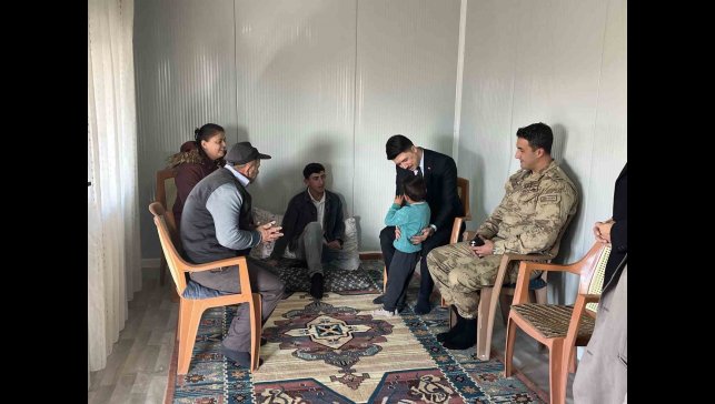 Digor Kaymakamı Kahraman köylerde vatandaşlarla buluşuyor