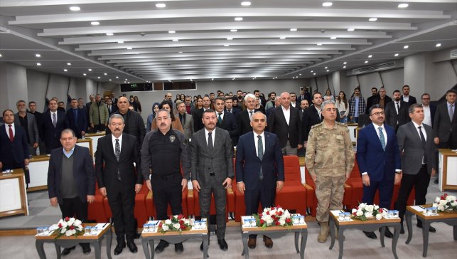 Van'da "Denetimli Serbestlik ve Aile" konulu panel düzenlendi