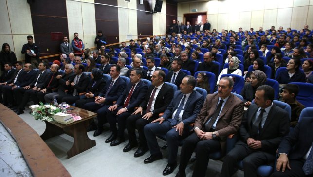 "Bitlis Ailece Kitap Okuyor Projesi" tanıtıldı