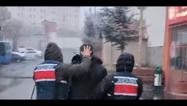 Hakkari'de 2 firari hükümlü yakalandı