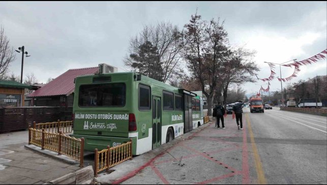 Erzurum'daki "Geri Dönüşüm Temalı Otobüs Durağı" projesi ilgi odağı