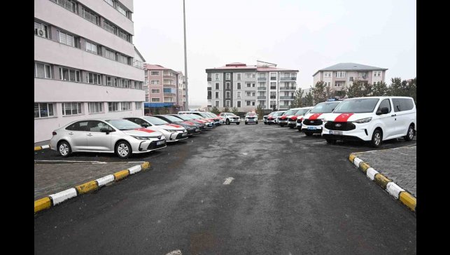 Ardahan'da emniyete tahsis edilen 20 yeni araç törenle hizmete alındı