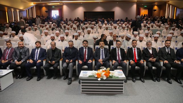 Van'da "3. Dönem Aday Din Görevlileri Mesleki Eğitimi Mezuniyet Töreni" düzenlendi