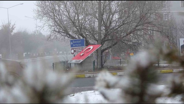 Ardahan eksi 15 dereceyle buz kesti