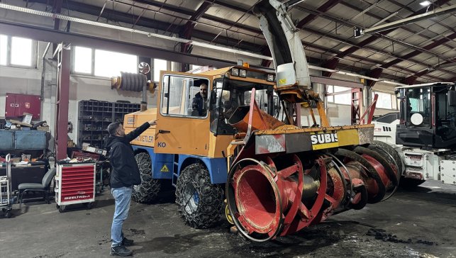 Doğu'da "kar kaplanları" kış mesaisine hazır