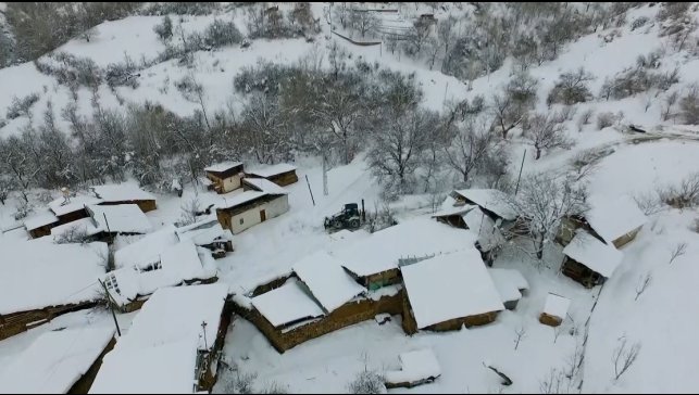 Erzincan'da kar ve tipi ulaşımı olumsuz etkiledi: 12 köy yolu kapandı