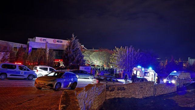 Elazığ'da fabrikada çıkan yangında 16 işçi dumandan etkilendi