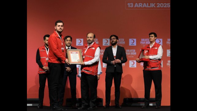 Erzurum Kızılay'a üç ödül
