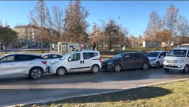 Elazığ'da buzlanma zincirleme kazaya neden oldu: 6 araç birbirine girdi