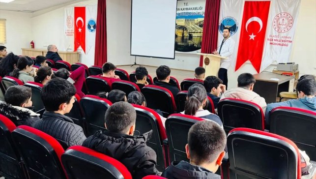 Keban'da "Kariyer Günleri" programı yapıldı