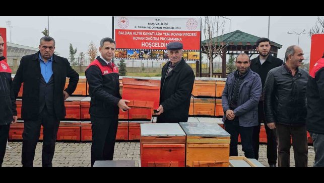 Muş'ta 100 üreticiye 1000 arı kovanı dağıtıldı