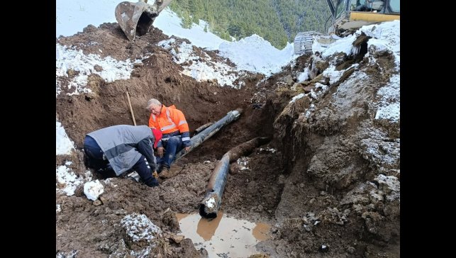 Ilgar Dağı Geçidi'nde tünel çalışmasında su borusu patladı