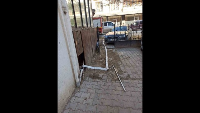 Iğdır'da uzun süreli su kesintilerine vatandaşlardan tepki