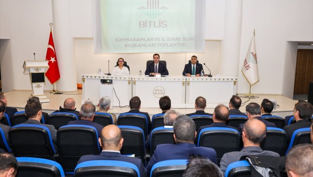 Bitlis'te "Kaymakamlar ve İl İdare Şube Başkanları Toplantısı" yapıldı