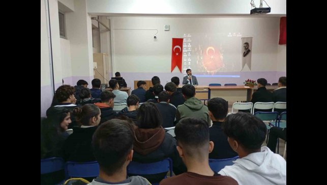 Karakoçan'da öğrencilere konferans