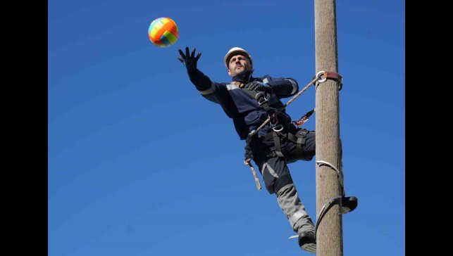 Yoğun kış şartlarına zorlu parkurda hazırlanıyorlar