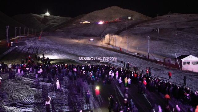 Palandöken Kayak Merkezi'nde kayak sezonu resmi olarak başladı