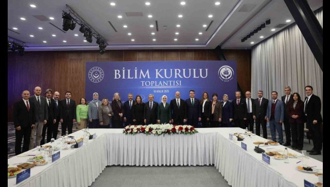 Bilim Kurulu toplantısı Rektör Hacımüftüoğlu'nun katılımıyla gerçekleştirildi; Bilim temelli sosyal politikalar vurgusu
