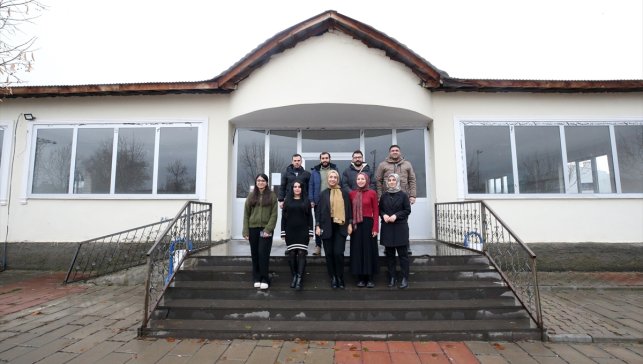 Sağlık çalışanları, eğitimlerle toplumun "sağlık okuryazarlığı" düzeyini arttırıyor