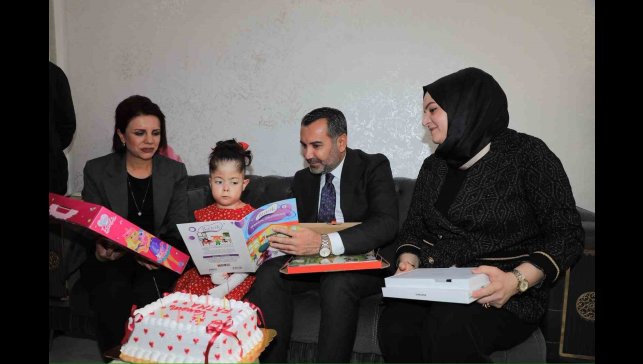 Başkan Şerifoğulları, kelebek hastası Fatma'nın çağrısını karşılıksız bırakmadı