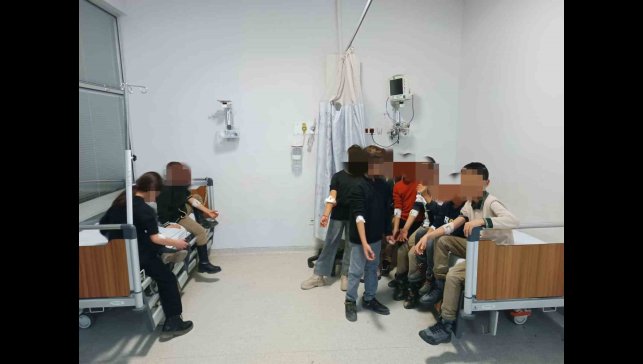 Okulda rahatsızlanan 23 öğrenci hastaneye kaldırıldı