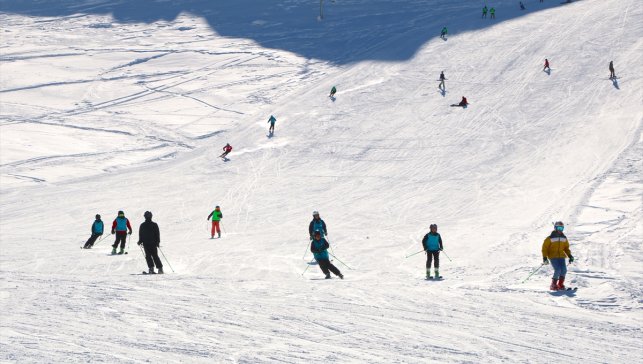 Hakkari Mergabütan Kayak Merkezi'nde sezon açıldı