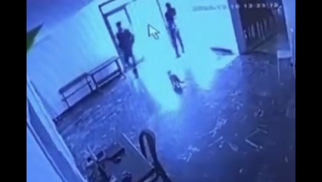 Kediye tekme attı, o anlar kameraya yansıdı