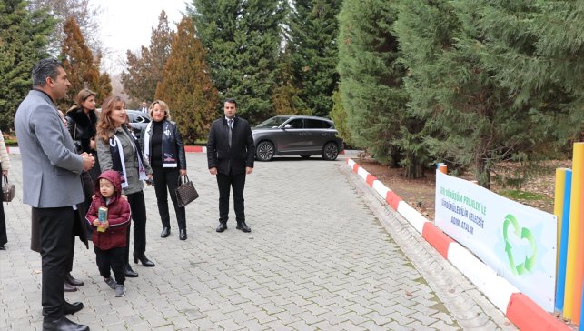 Beşiktaş Kulübünün "İyiliğe Kanat Aç Projesi" kapsamında Elazığ'a gelen heyet ziyaretlerde bulundu