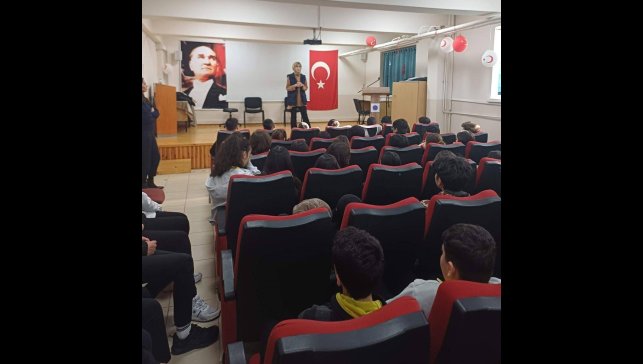Erzincan'da öğrencilere siber suçlarla mücadele eğitimi