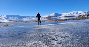 Taşlıçay Balık Gölü kısmen buz tuttu