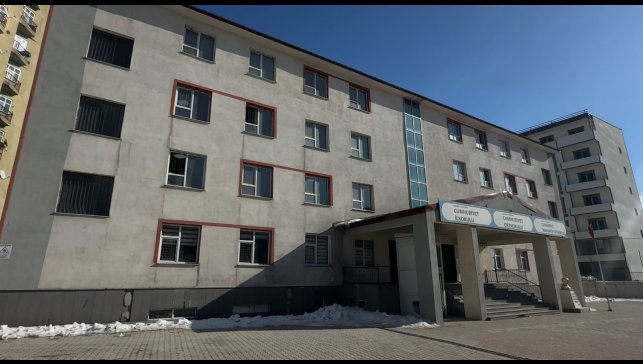 Yüksekova'da örnek uygulama: Okulun pencereleri güvenli hale getirildi