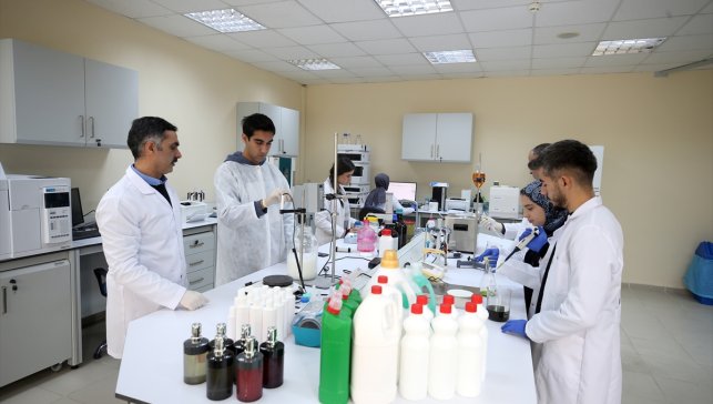 Üniversite laboratuvarında üretilen ürünlerle temizlik giderlerinden 1 milyon lira tasarruf hedefleniyor