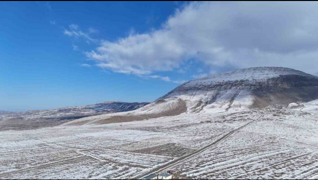Iğdır'ın zirvelerinde kış: Köyler havadan görüntülendi