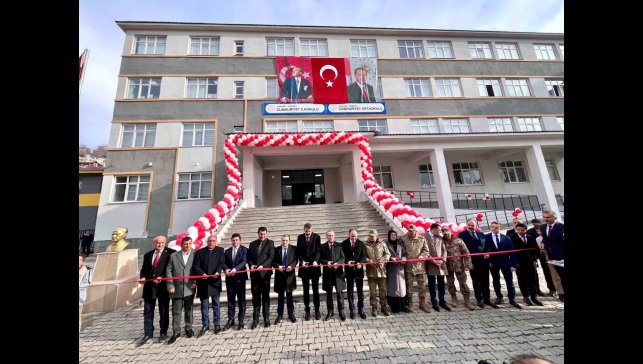 Şemdinli'de 24 sınıflı okul ile aile sağlığı merkezi açıldı