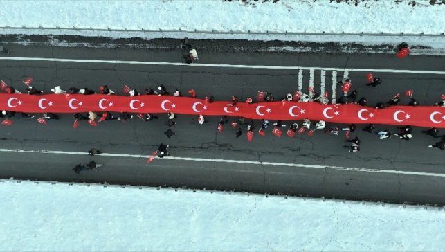 Kars'ta "Sarıkamış şehitleri" için temsili nöbet tutuldu